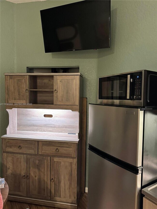 Building Photo - 14944 SW 132 Ave