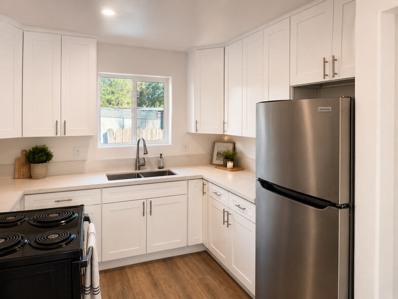 Building Photo - 376 Ramona Dr