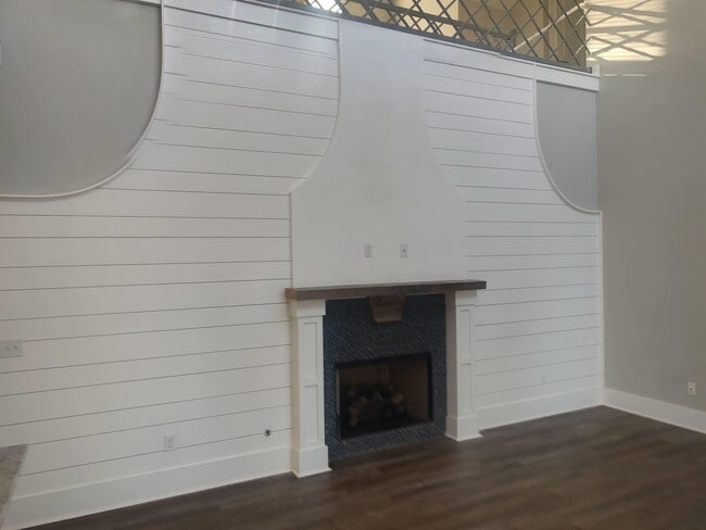 Building Photo - 3589 Esplanade Way