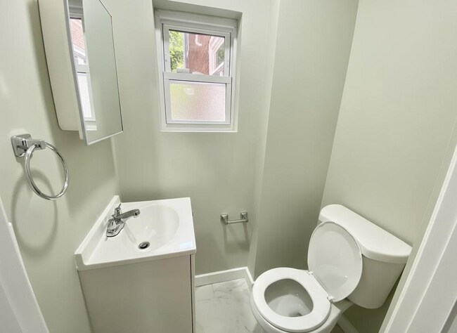 Building Photo - 929 N 43rd St