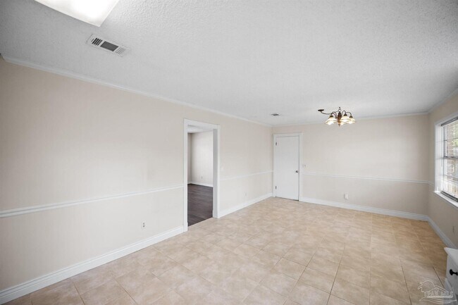 Building Photo - 5719 Ventura Ln