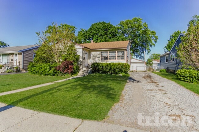 Building Photo - 1449 S Wolf Rd