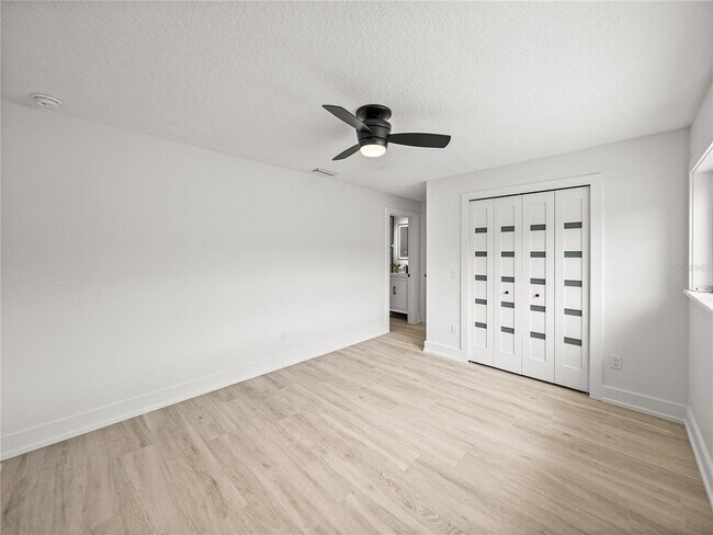 Building Photo - 6709 Cardinal Dr S