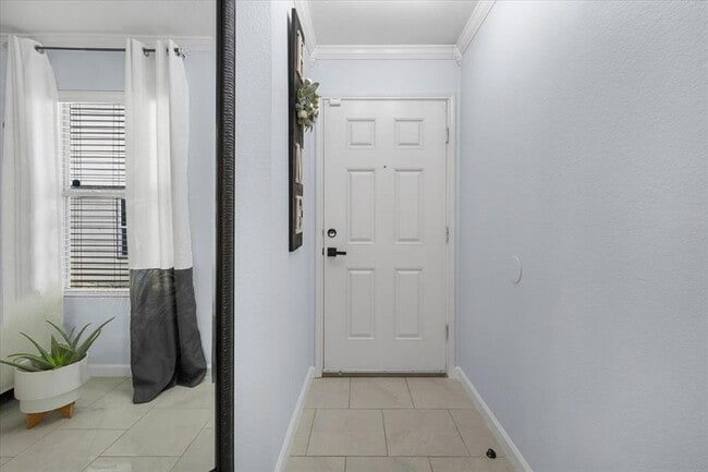 Building Photo - 8824 Southwick Dr