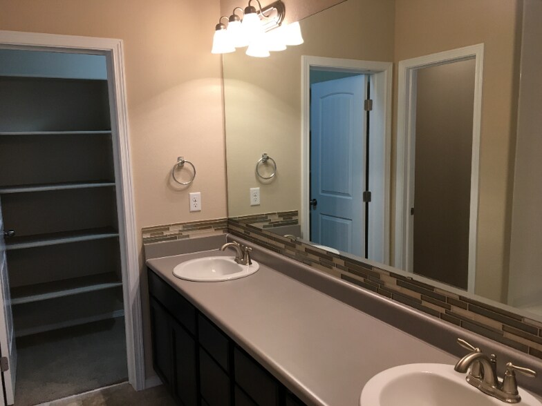 Building Photo - 5349 Prominence Point