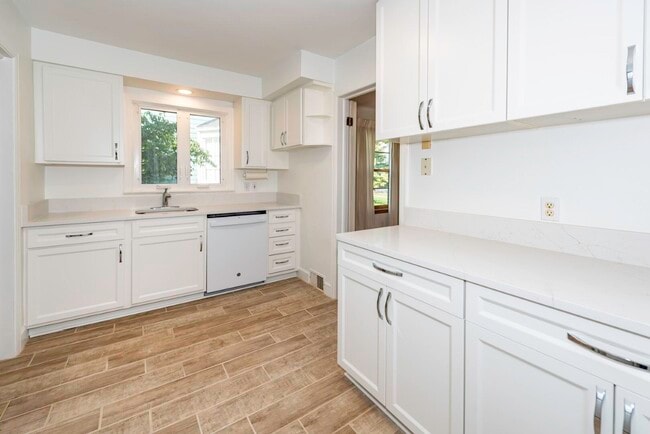 Building Photo - 1616 Morton Ave