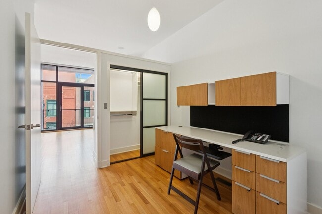 Building Photo - 2734 N Lincoln Ave