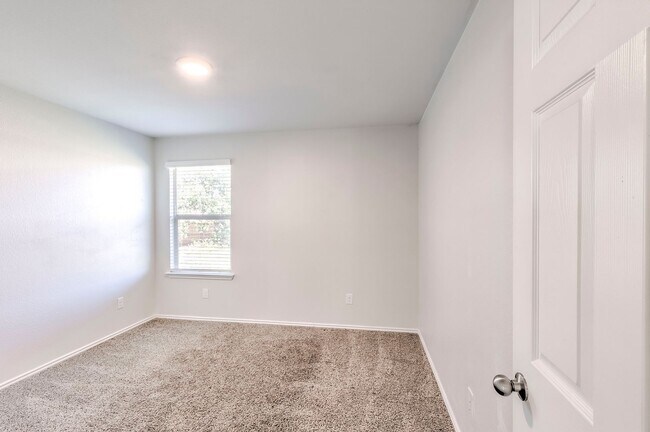 Building Photo - 4003 Arafel Ln
