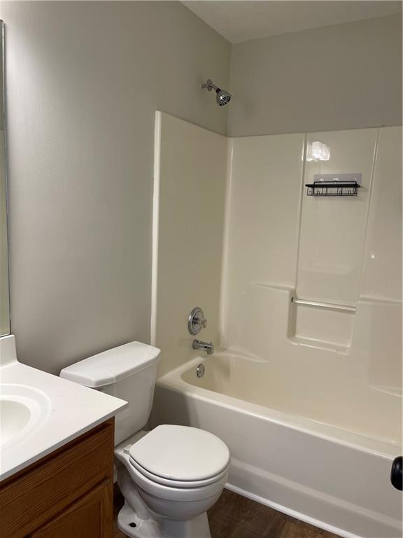 Building Photo - 160 Village Trce