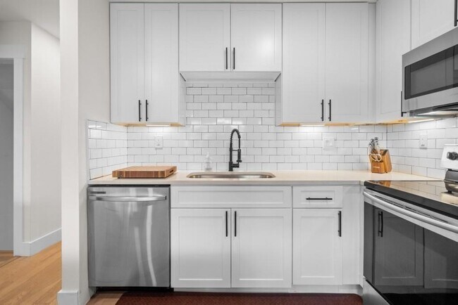 Building Photo - 3 Gilbert Trail NE