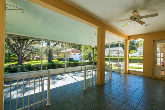 Building Photo - 1501 Limona Rd