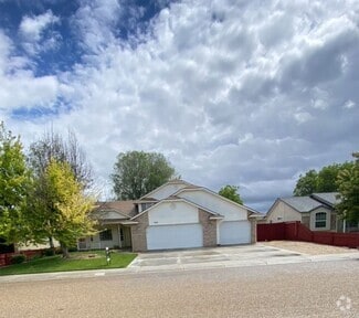 Building Photo - Spacious Home In A Quiet Subdivision