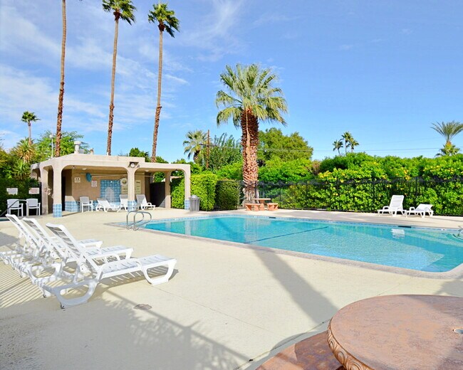 Building Photo - "Discover Your Oasis: Spacious 3-Bed Condo with Granite Touches in Palm Springs!"