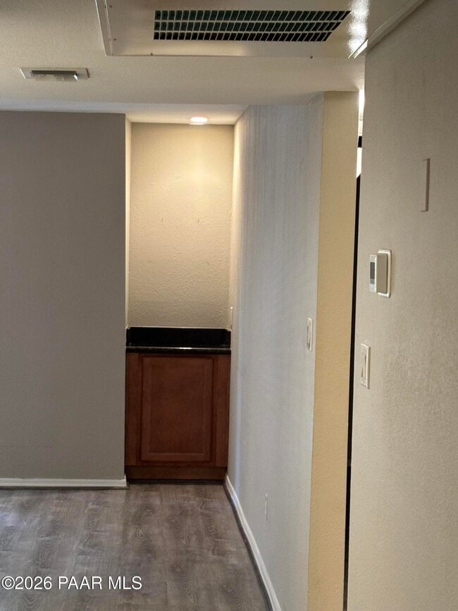 Building Photo - 8787 E Mountain View Rd