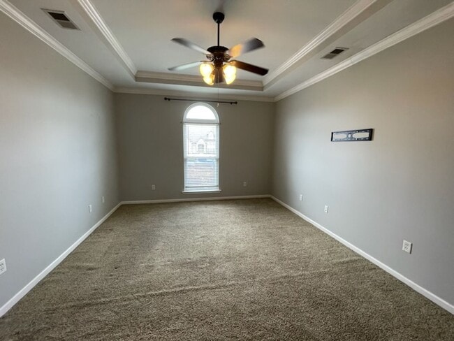 Building Photo - 5 BEDROOMS, great home located in Olive Br...