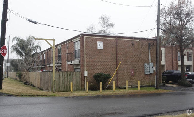 Building Photo - Jefferson Town House