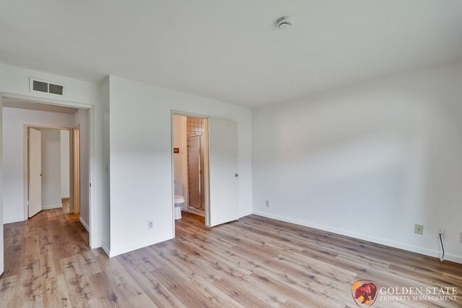 Building Photo - Sunnyvale home with central air and new LV...