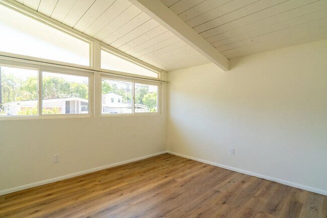 Building Photo - 5418-5420 Baja Drive