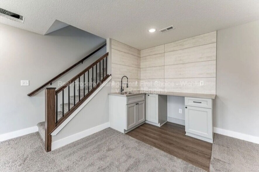 Building Photo - 1256 Outland Ct.