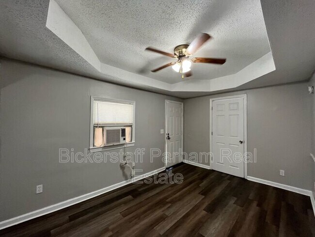 Building Photo - 826 Winston Rd