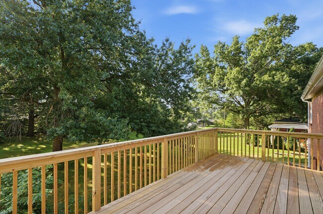Building Photo - 1104 Falcon Dr