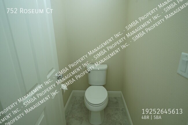 Building Photo - 752 Roseum Ct