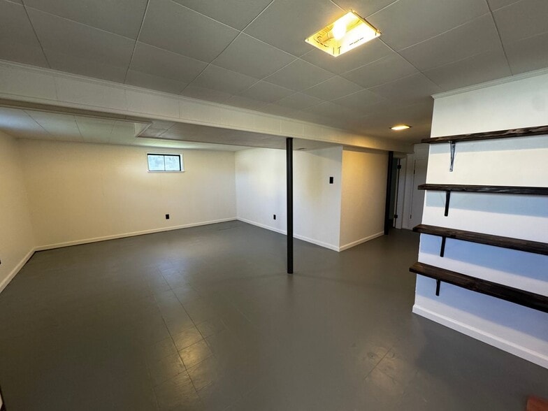 Building Photo - 5323 N Carlin Springs Rd