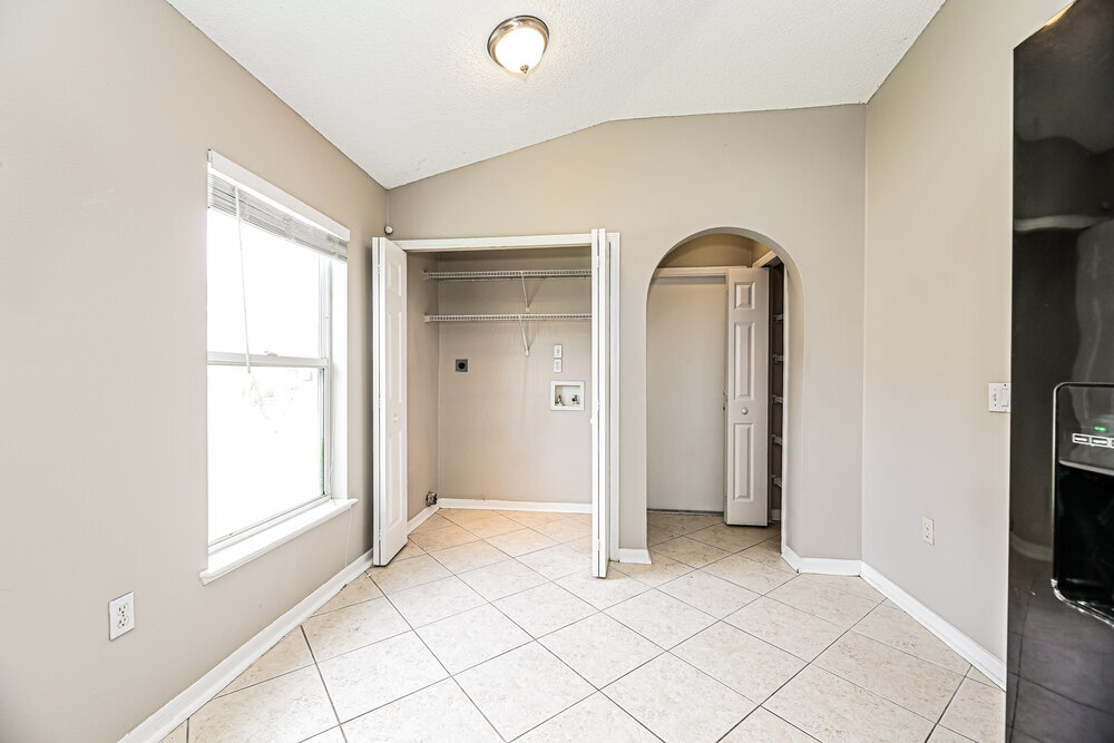 Building Photo - 12607 Reeding Ridge Dr N