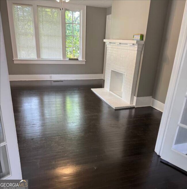 Building Photo - 919 Inverness Ave