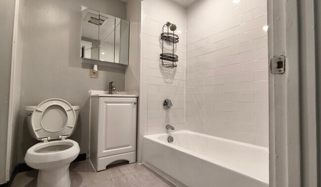 Building Photo - 553 Dorchester Ave