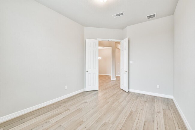 Building Photo - 8211 Chartres Wind Dr