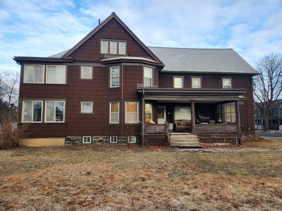 Building Photo - 661 Park Pl