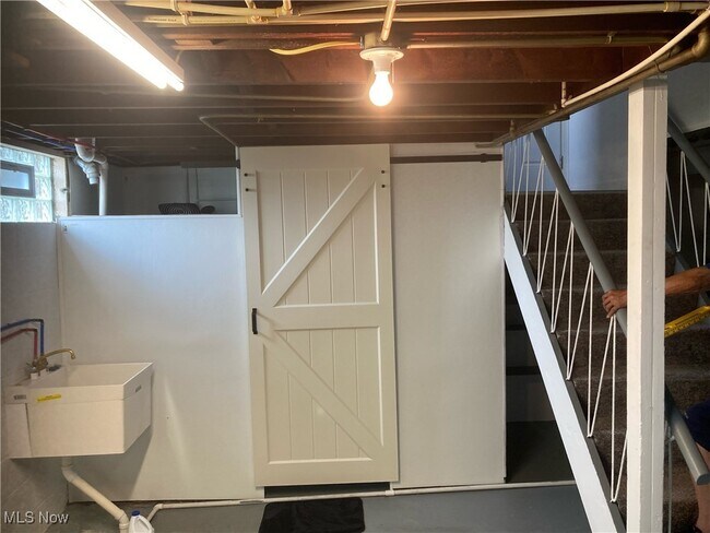 Building Photo - 301 Park Dr