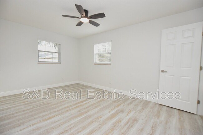 Building Photo - 4208 Ridge Rd