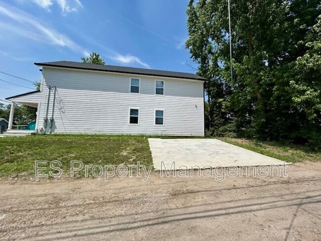 Building Photo - 321 N Kealing Ave