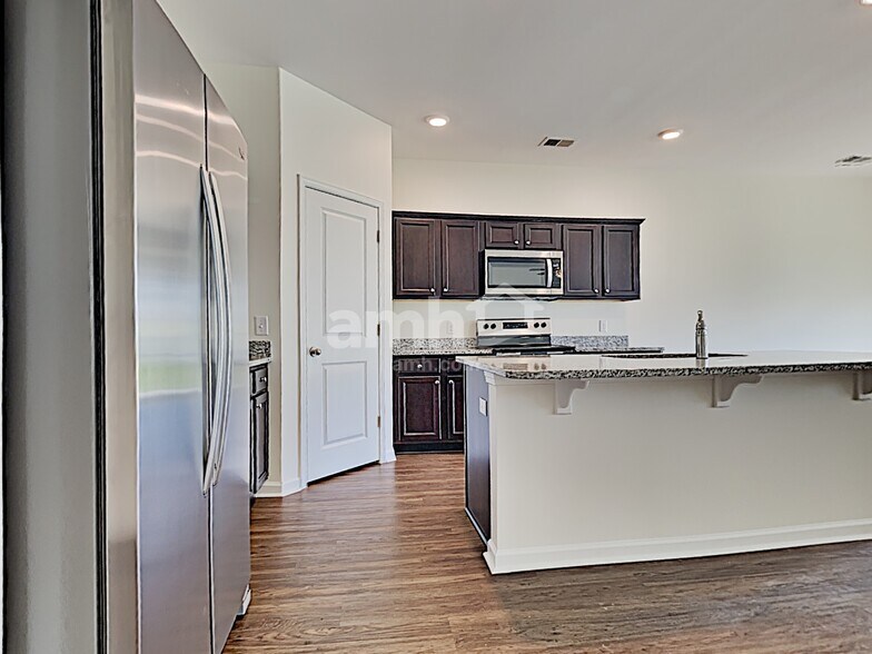 Building Photo - 149 Orion Way