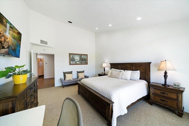 Building Photo - 38615 Palm Valley Dr
