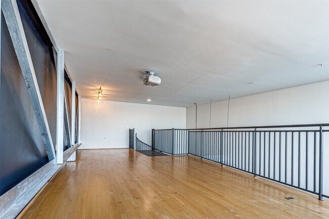 Building Photo - 1312 Live Oak St