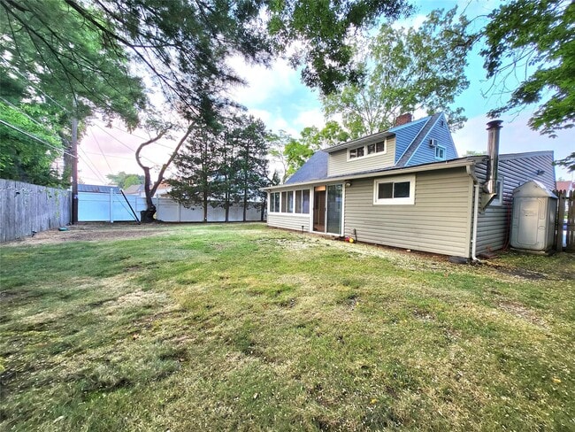 Building Photo - 18 Bamboo Ln