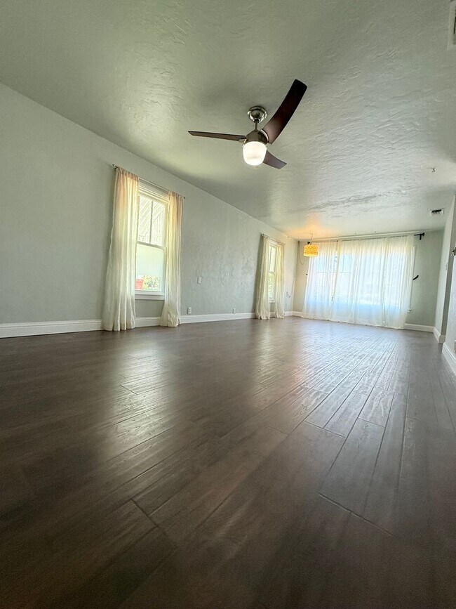 Building Photo - *Charming 2 Bedroom Home in Roseville’s Historic District with Bonus Detached Space*