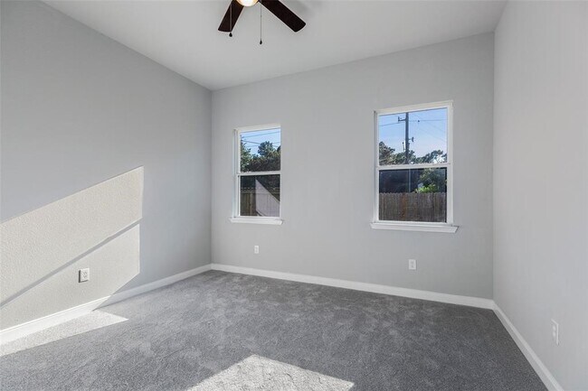 Building Photo - 17403 Harmony Hill Dr