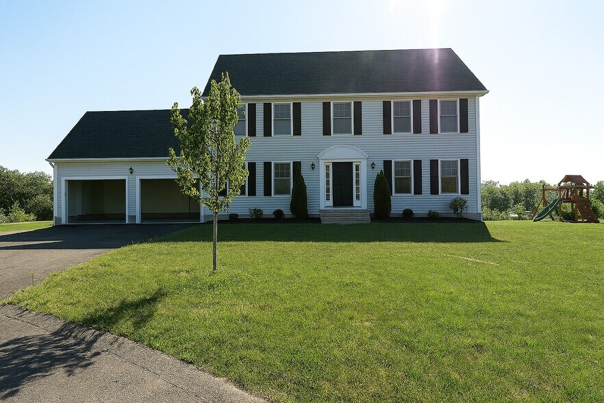 Front - 6 Pepperbush Court