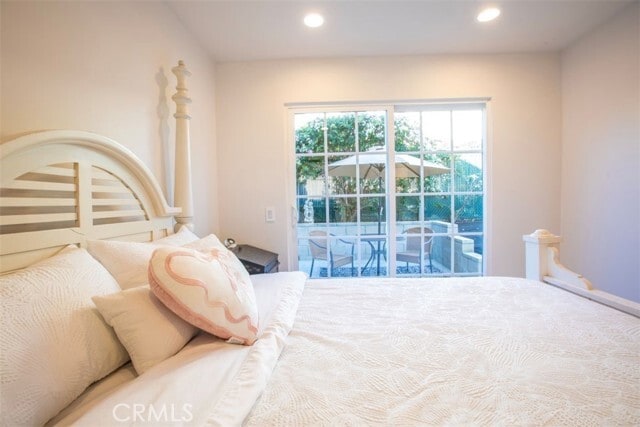 Building Photo - 32052 Via Alicia