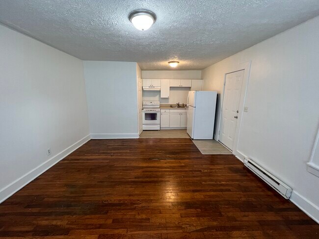 Building Photo - 419 Belmont Ave