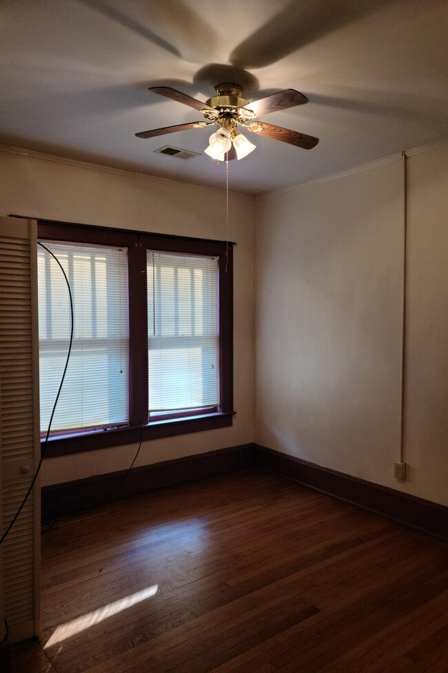 Building Photo - 605 C St