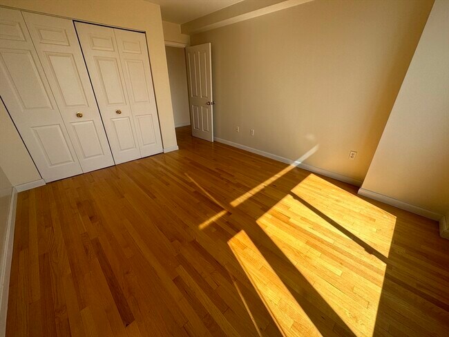 Building Photo - 8 Museum Way