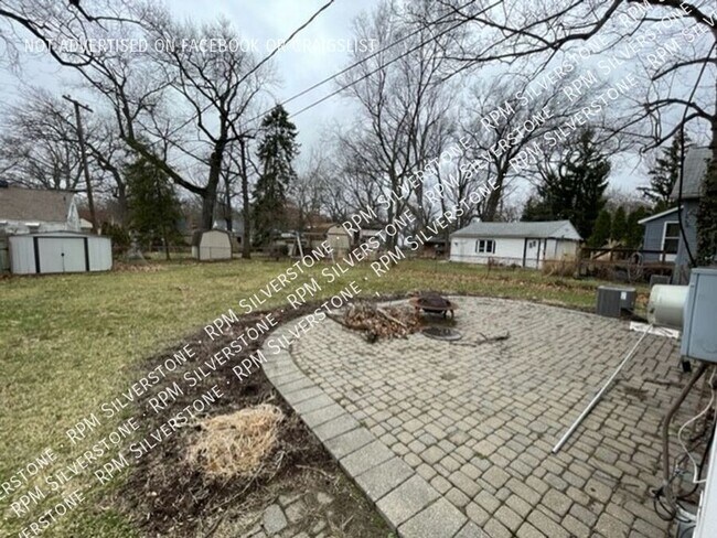 Building Photo - 23511 Majestic-
