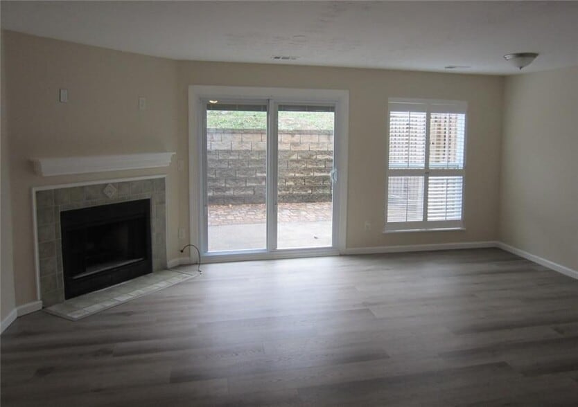 Building Photo - 4036 Oak Glenn Dr