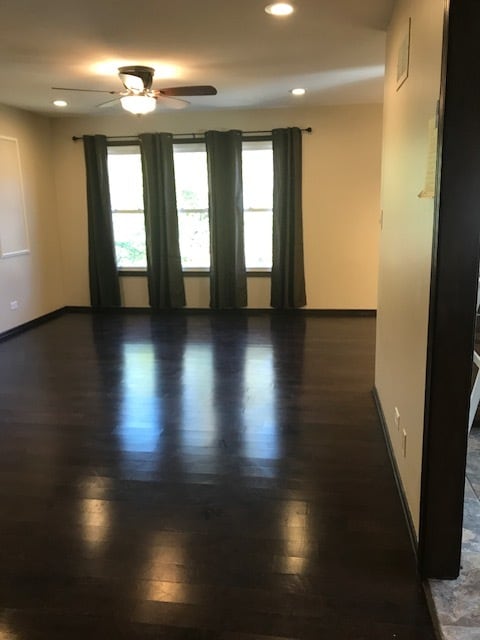 Building Photo - 512 Carlyle Ln