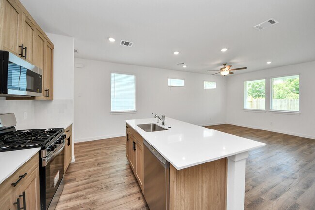 Building Photo - 2138 Olivos St